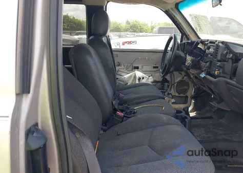 2004 Chevrolet Silverado 2500Hd из США, поврежденный, VIN 1GCHK29U94E265698